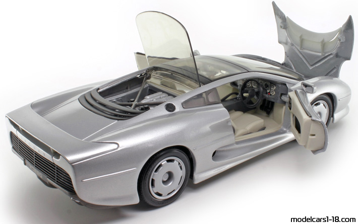 Jaguar XJ220 (coupe) 1992 Maisto 1/18 - Details