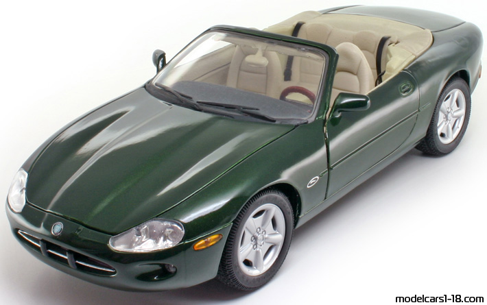 1996 - Jaguar XK8 Maisto 1/18 - Передняя левая сторона