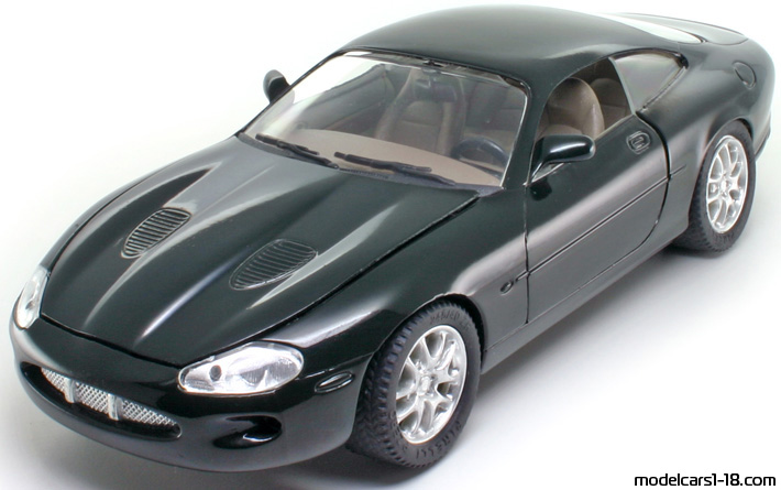 2000 - Jaguar XKR Solido 1/18 - Предна лява страна