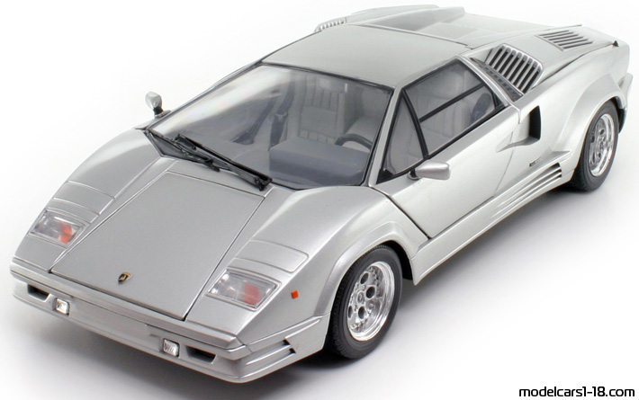 1989 - Lamborghini Countach 25th Ricko 1/18 - Предна лява страна