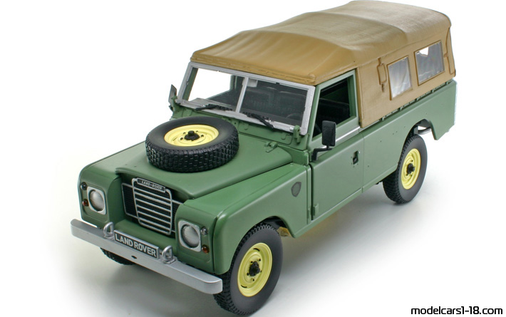 1961 - Land Rover 109 Series IIA Universal Hobbies 1/18 - Front left side