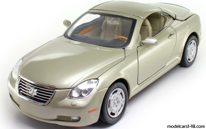 2002 - Lexus SC 430 Motor Max 1/18 - Предна лява страна