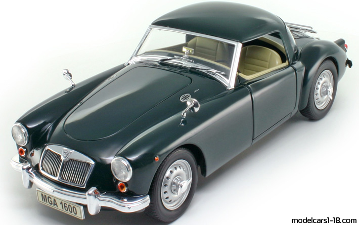 1955 - MG MGA Revell 1/18 - Front left side