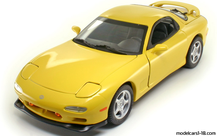 1993 - Mazda RX-7 Kyosho 1/18 - Front left side