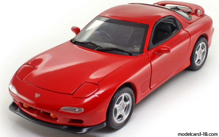 1993 - Mazda RX-7 Kyosho 1/18 - Предна лява страна