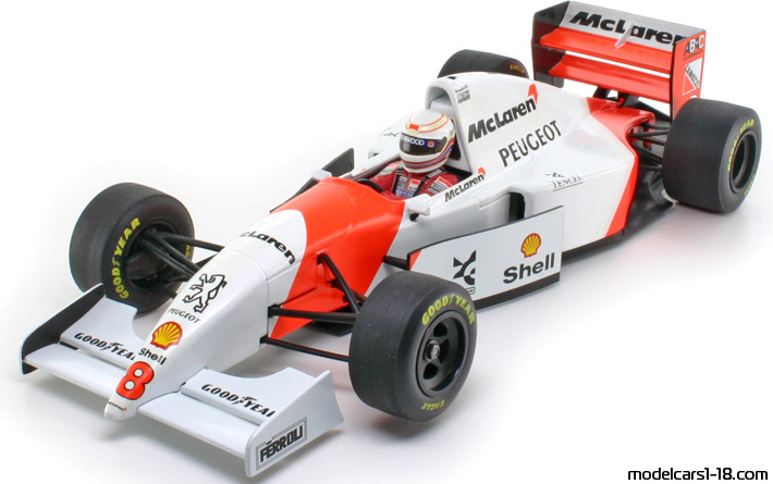 1994 - McLaren Peugeot MP4-9 Minichamps 1/18 - Front left side