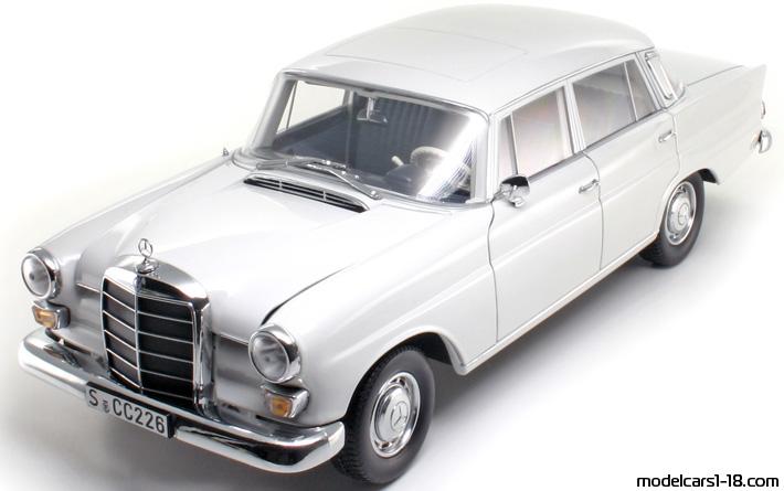 1961 - Mercedes 200 (W110) Norev 1/18 - Front left side