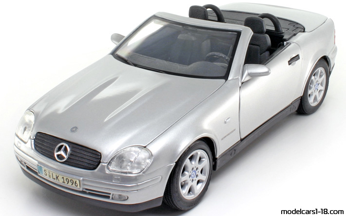 1997 - Mercedes 230 SLK (R170) Maisto 1/18 - Front left side