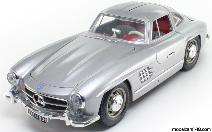 1954 - Mercedes 300 SL (W198) Bburago 1/18 - Front left side