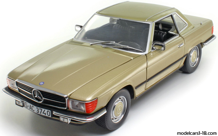 1977 - Mercedes 350 SL (R107) Chrono 1/18 - Front left side