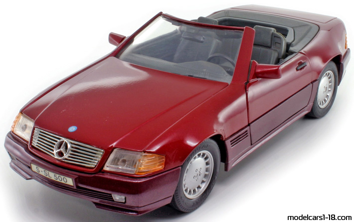 1989 - Mercedes 500 SL (R129) Maisto 1/18 - Front left side