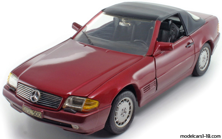 1989 - Mercedes 500 SL (R129) Revell 1/18 - Front left side