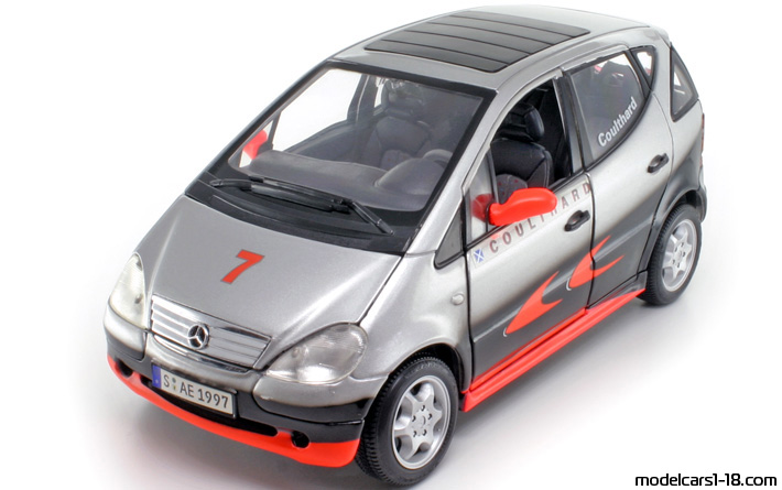 1997 - Mercedes A 140 F1 Edition (W168) Maisto 1/18 - Vorne linke Seite