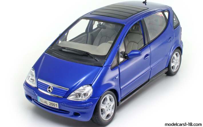 2001 - Mercedes A 140 L (W168) Maisto 1/18 - Front left side