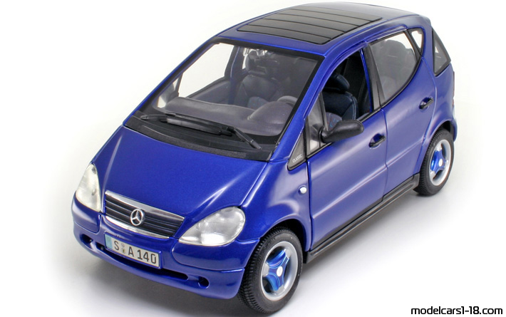 1997 - Mercedes A 140 (W168) Maisto 1/18 - Vorne linke Seite