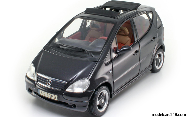 2001 - Mercedes A 160 (W168) Maisto 1/18 - Передняя левая сторона