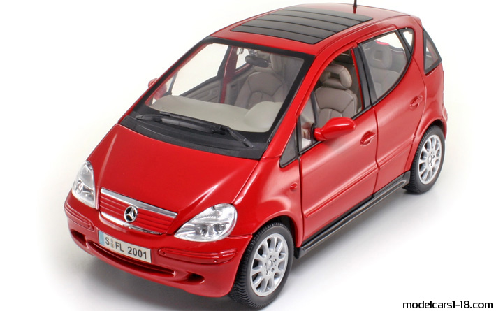 2001 - Mercedes A 160 (W168) Maisto 1/18 - Предна лява страна