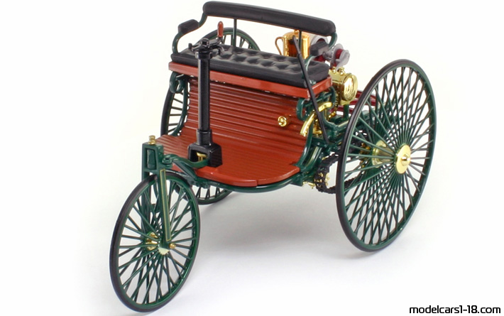 1886 - Mercedes Benz Patent-Motorwagen Norev 1/18 - Vorne linke Seite