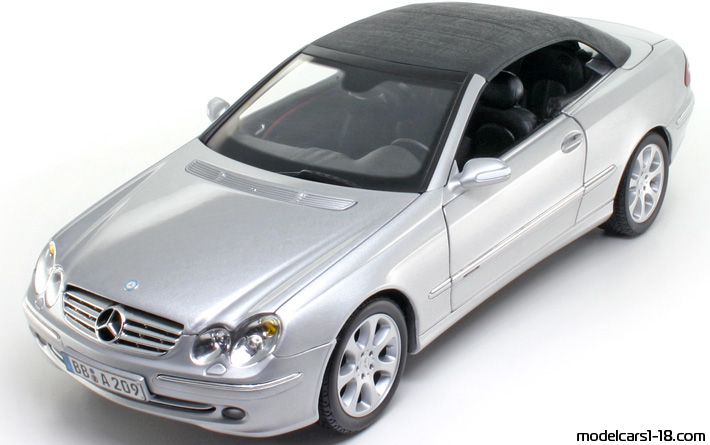2003 - Mercedes CLK 500 (A209) Kyosho 1/18 - Front left side