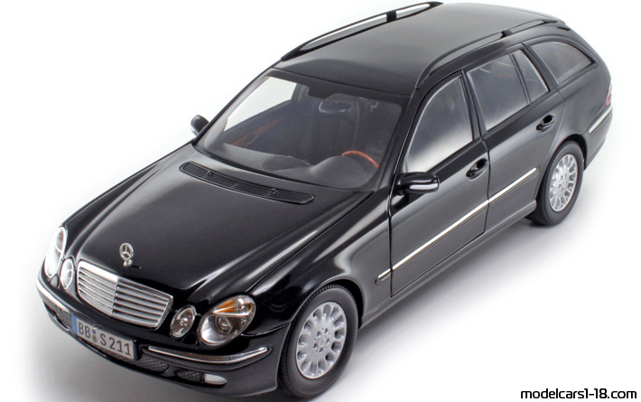 2002 - Mercedes E 320 T (S211) Kyosho 1/18 - Vorne linke Seite