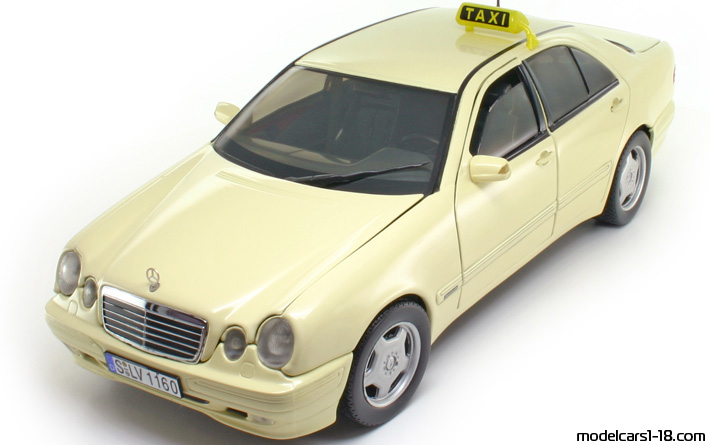 2001 - Mercedes E 320 (W210) Taxi Sun Star 1/18 - Front left side
