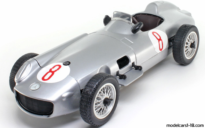 1954 - Mercedes RW196 Polistil 1/16 - Vorne linke Seite