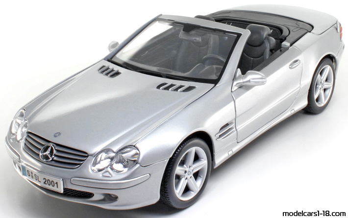 2001 - Mercedes SL 500 (R230) Maisto 1/18 - Vorne linke Seite