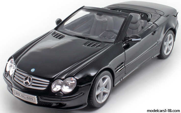 2001 - Mercedes SL 500 (R230) Welly 1/18 - Vorne linke Seite