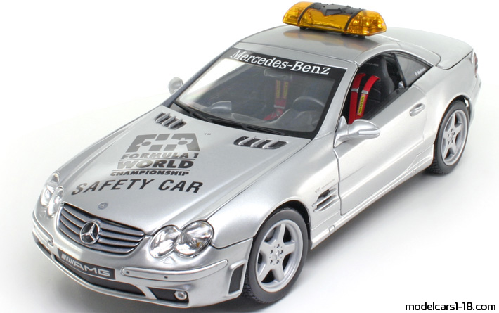 2001 - Mercedes SL 55 AMG (R230) Safety Car Maisto 1/18 - Передняя левая сторона