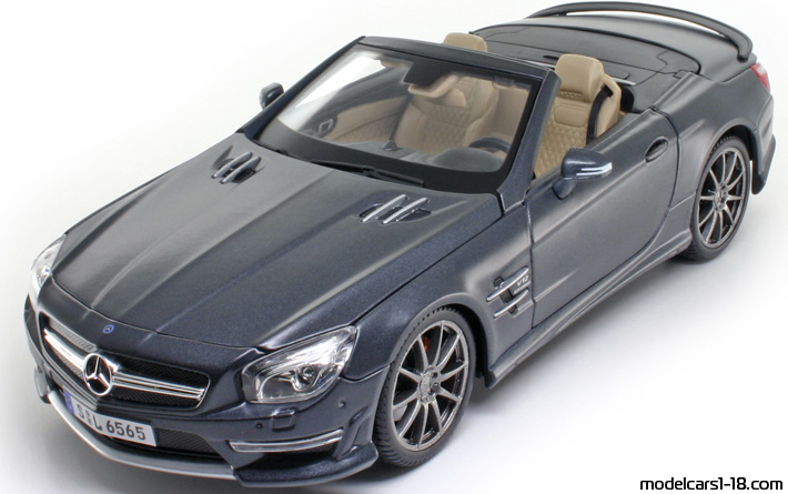 2012 - Mercedes SL 65 AMG (R231) Maisto 1/18 - Предна лява страна