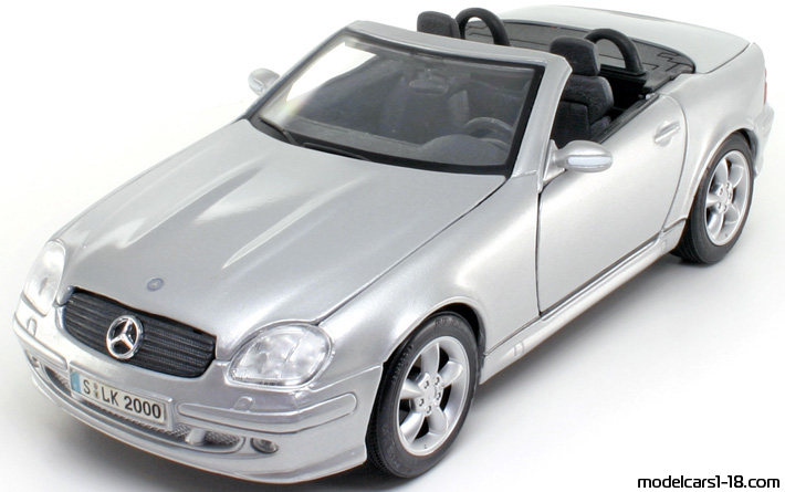 2001 - Mercedes SLK 230 (R170) Maisto 1/18 - Front left side