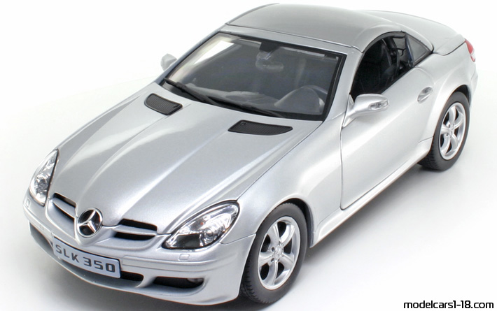 2005 - Mercedes SLK 350 (R171) Welly 1/18 - Front left side