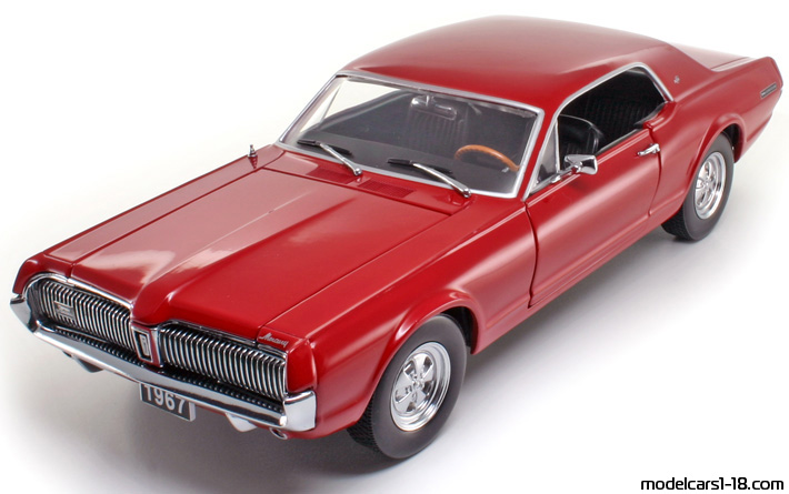 1967 - Mercury Cougar XR7 Sun Star 1/18 - Предна лява страна