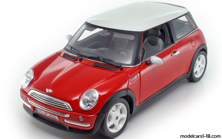 2001 - Mini Cooper Bburago 1/18 - Предна лява страна