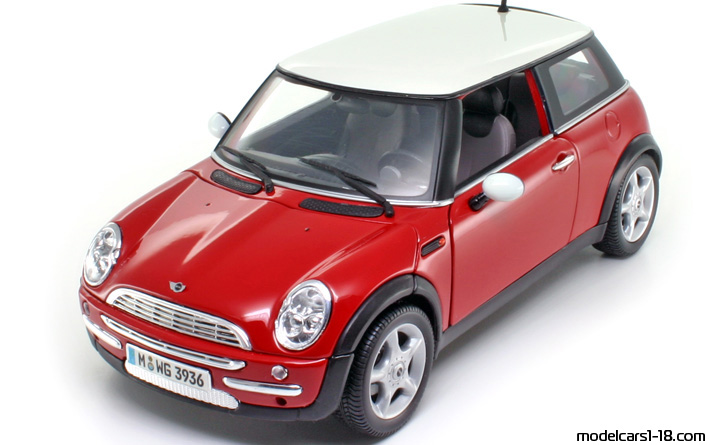 2001 - Mini Cooper Maisto 1/18 - Предна лява страна