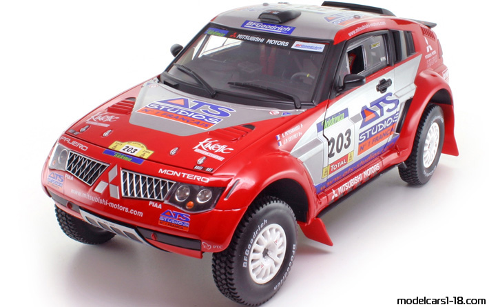 2004 - Mitsubishi Pajero Evolution Solido 1/18 - Предна лява страна