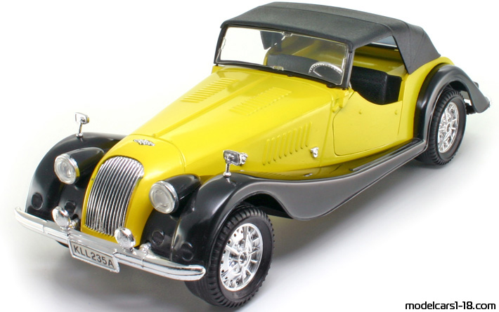 1968 - Morgan Plus 8 Polistil 1/16 - Предна лява страна