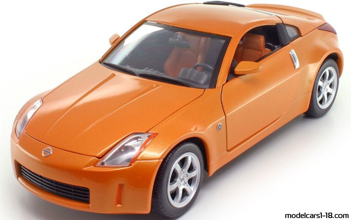 2003 - Nissan 350Z (Z33) Road Signature 1/18 - Front left side