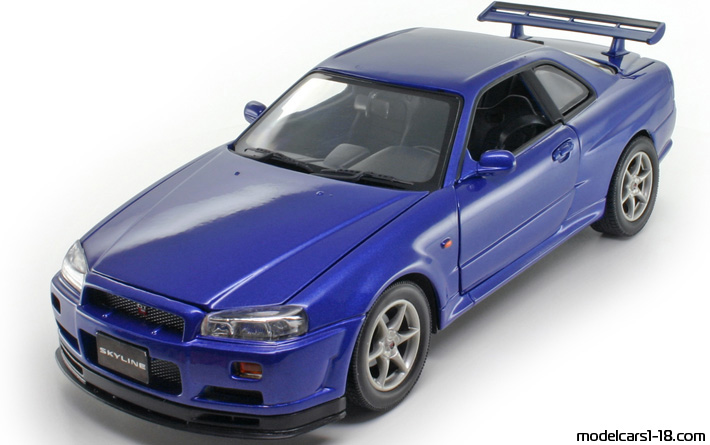 2002 - Nissan Skyline GT-R (R34) Motor Max 1/18 - Front left side