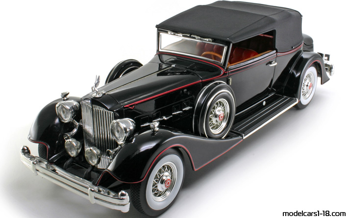 1934 - Packard Twelve Anson 1/18 - Передняя левая сторона