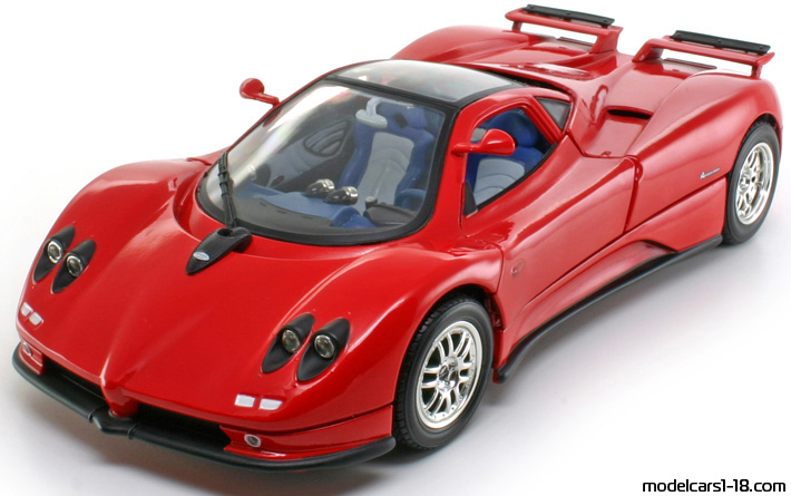 1999 - Pagani Zonda C12 Motor Max 1/18 - Front left side