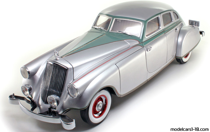 1933 - Pierce-Arrow Silver Arrow Signature Models 1/18 - Vorne linke Seite