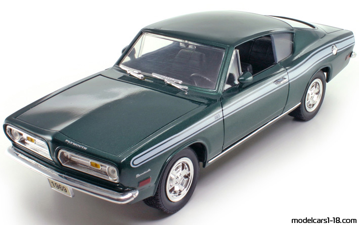 1969 - Plymouth Barracuda 383 Road Signature 1/18 - Front left side