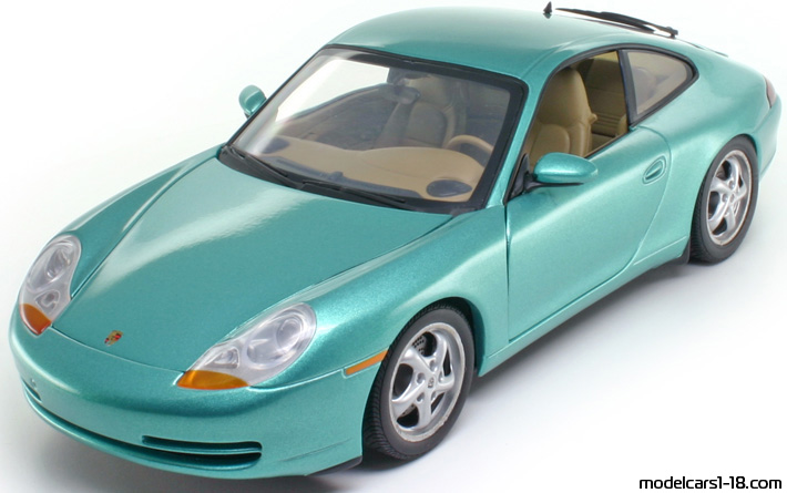 1997 - Porsche 911 Carrera (996) UT 1/18 - Предна лява страна