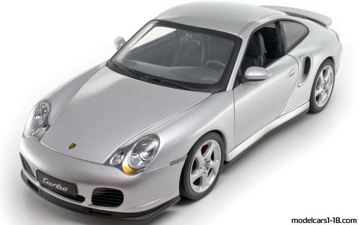 2000 - Porsche 911 Turbo (996) AutoArt 1/18 - Front left side