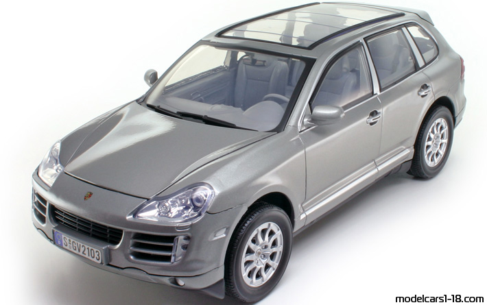 2008 - Porsche Cayenne (9PA) Motor Max 1/18 - Vorne linke Seite