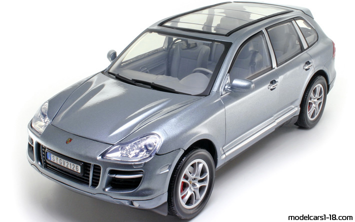 2008 - Porsche Cayenne Turbo (9PA) Mondo Motors 1/18 - Предна лява страна