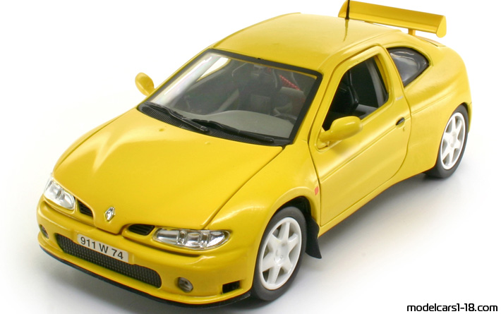 1998 - Renault Maxi Megane Anson 1/18 - Предна лява страна