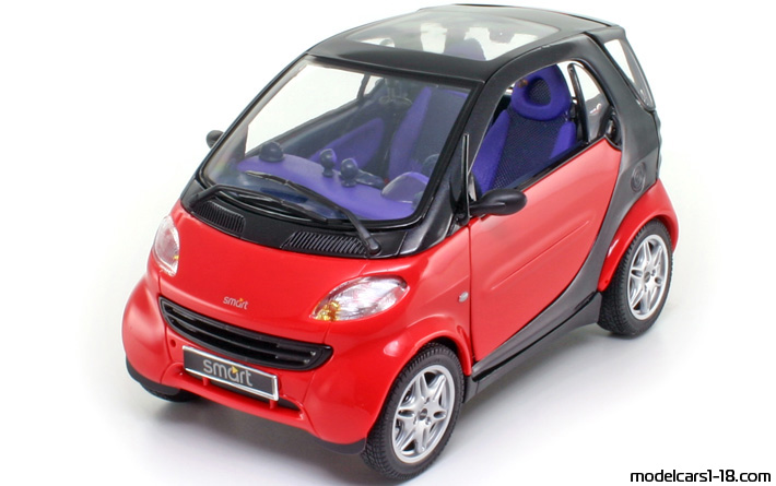 1998 - Smart City-Coupe Maisto 1/18 - Front left side