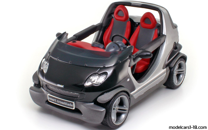 2001 - Smart Crossblade Kyosho 1/18 - Front left side